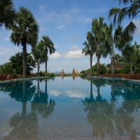 Infinity pool of Aureum Palace Hotel, Bagan, Mandalay Régió, Mianmar Poszter Nyomtatás panorámaképek által